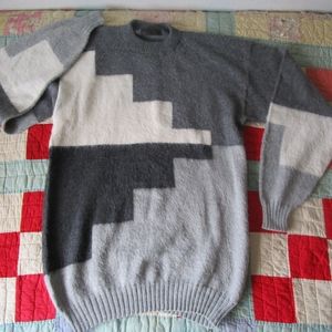 Grey and white geometric pattern 100% alpaca sweater